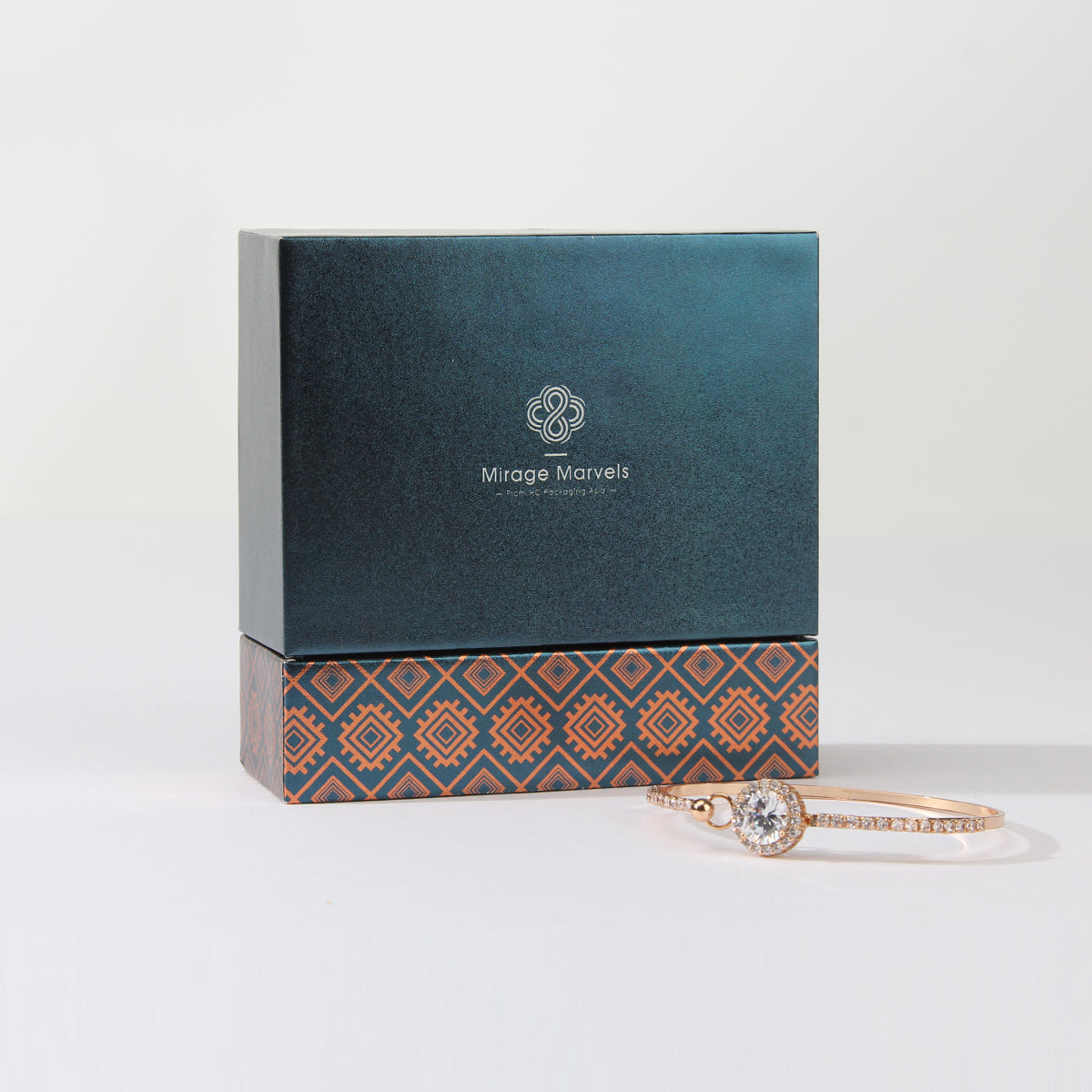 Holiday jewelry gift boxes, specially customized for bracelets