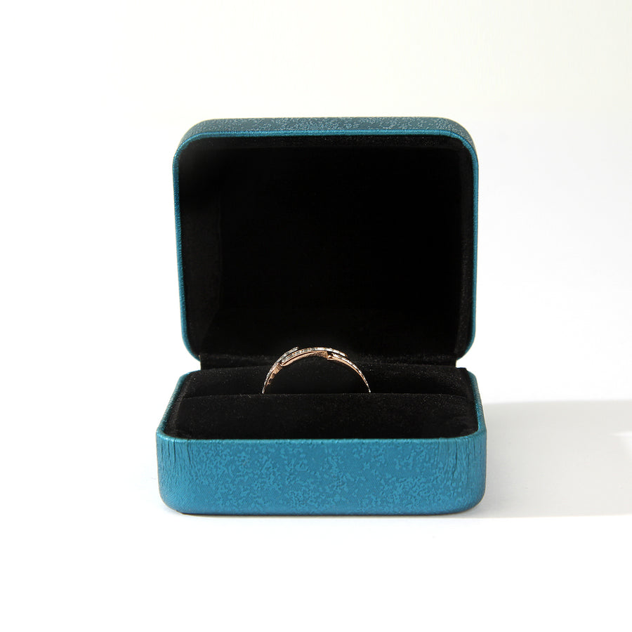 Ring beautifully packaged in leather gift box