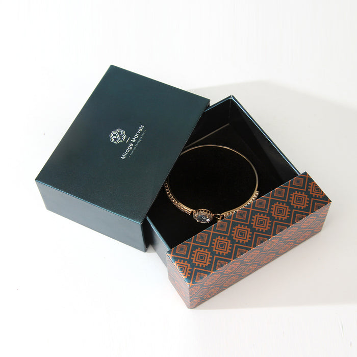 Holiday jewelry gift boxes, specially customized for bracelets